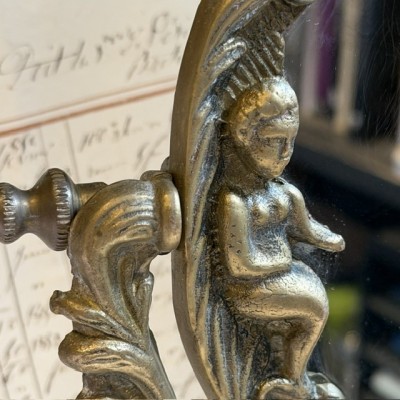 Miroir psyché de table en laiton - Putti et rocaille - Fin XIXème