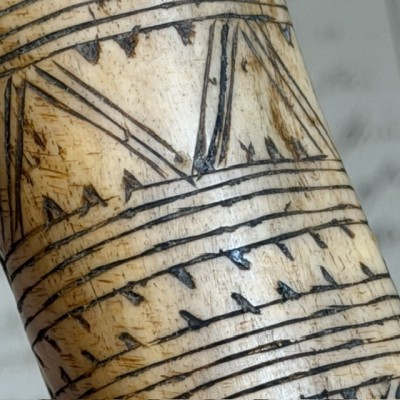 Antique Betel lime powder box - Tribal art West Timor - Engraved bone