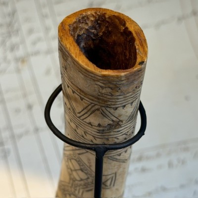 Antique Betel lime powder box - Tribal art West Timor - Engraved bone