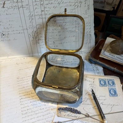 Boite reliquaire du XIXème siècle - Coffret à bijoux