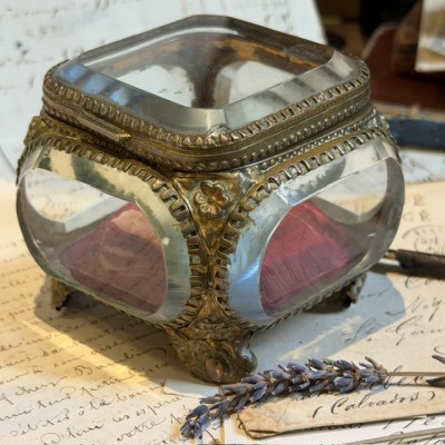 Boite reliquaire du XIXème siècle - Coffret à bijoux