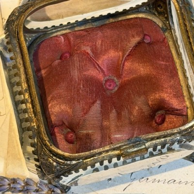 Boite reliquaire du XIXème siècle - Coffret à bijoux