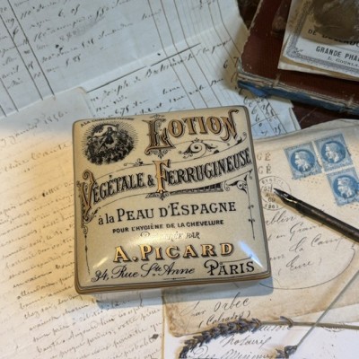 Boîte en faïence du XXème siècle - Vintage - Lotion la Peau d’Espagne