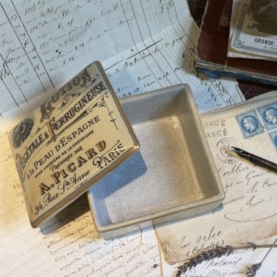 Boîte en faïence du XXème siècle - Vintage - Lotion la Peau d’Espagne