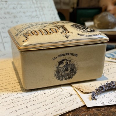 Boîte en faïence du XXème siècle - Vintage - Lotion la Peau d’Espagne
