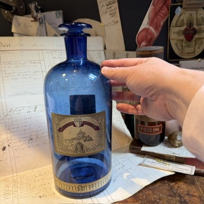 Eau de Cologne du Mont St Michel - Flacon bleu Pharmacie - Apothicaire