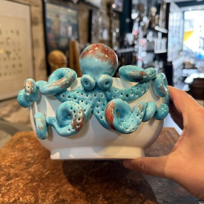 Cup by Patrizia Italiano – Octopus – Handmade white ceramic from Sicily