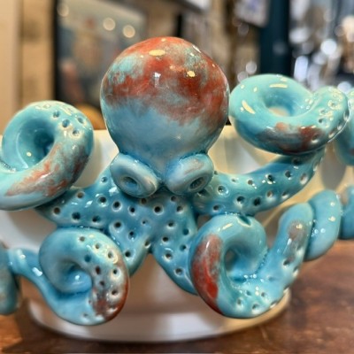 Cup by Patrizia Italiano – Octopus – Handmade white ceramic from Sicily