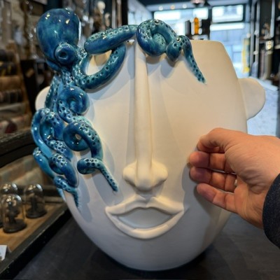 Large decorative vase Salvo by Patrizia Italiano – Octopus – Handmade white ceramic from Sicily