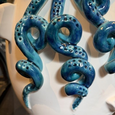 Large decorative vase Salvo by Patrizia Italiano – Octopus – Handmade white ceramic from Sicily