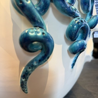 Large decorative vase Salvo by Patrizia Italiano – Octopus – Handmade white ceramic from Sicily