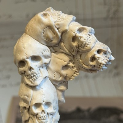 Deer antler wood sculpture - Totem Skulls on pedestal