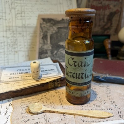 Mercury Chalk - Syphilis - POISON cabinet - Antique pharmacy bottle