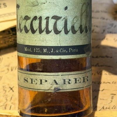 Mercury Chalk - Syphilis - POISON cabinet - Antique pharmacy bottle