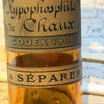 Calcium hypophosphite - POISON cabinet - Antique pharmacy bottle