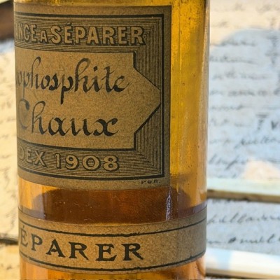 Calcium hypophosphite - POISON cabinet - Antique pharmacy bottle