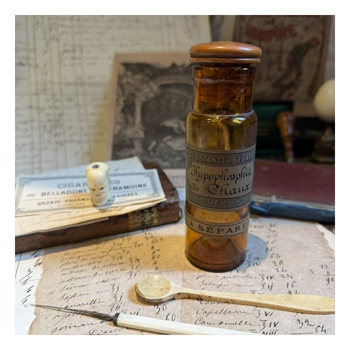 Calcium hypophosphite - POISON cabinet - Antique pharmacy bottle