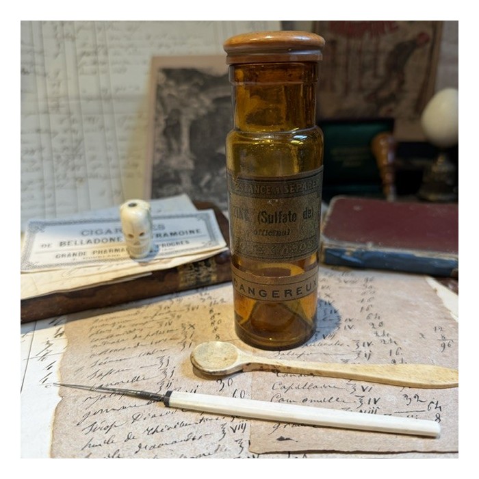 Zinc sulphate - POISON cabinet - Antique pharmacy bottle