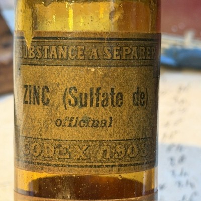 Zinc sulphate - POISON cabinet - Antique pharmacy bottle