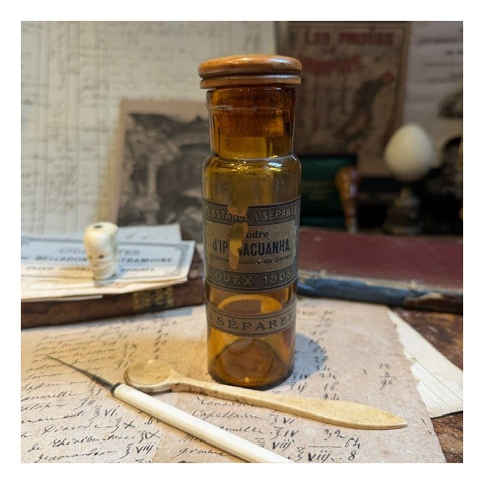 Ipecacuanha Opiate Powder - Dover's Powder - POISON cabinet - Antique pharmacy bottle