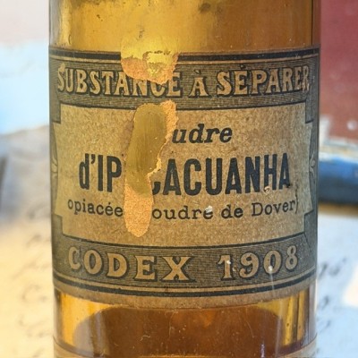Ipecacuanha Opiate Powder - Dover's Powder - POISON cabinet - Antique pharmacy bottle