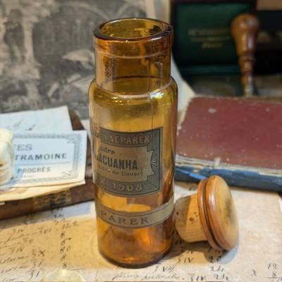 Ipecacuanha Opiate Powder - Dover's Powder - POISON cabinet - Antique pharmacy bottle