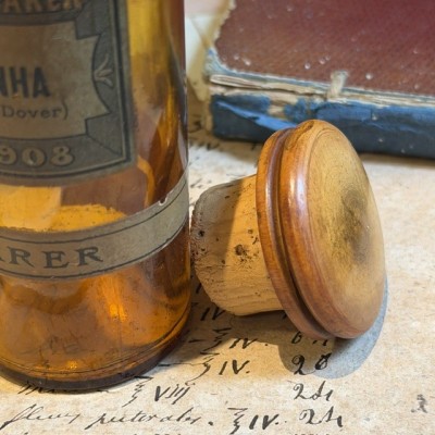 Ipecacuanha Opiate Powder - Dover's Powder - POISON cabinet - Antique pharmacy bottle