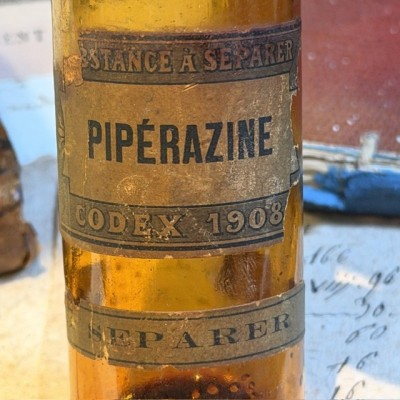 Piperazine - POISON cabinet - Antique pharmacy bottle