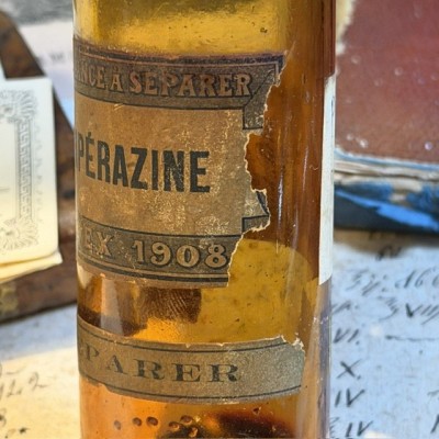 Piperazine - POISON cabinet - Antique pharmacy bottle