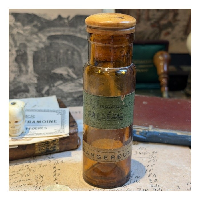 Gardénal - Phenobarbital - Barbiturates  - Barbiturates - POISON cabinet - Antique pharmacy bottle