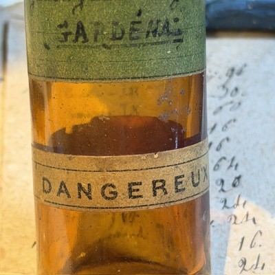 Gardénal - Phenobarbital - Barbiturates  - Barbiturates - POISON cabinet - Antique pharmacy bottle