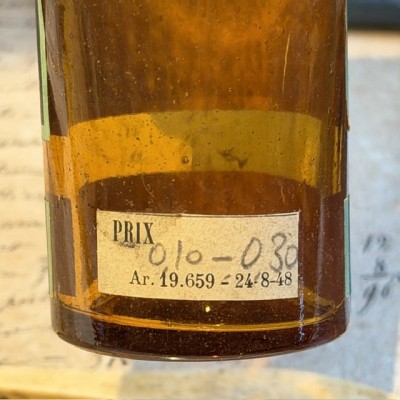 Sodium Nitrite - POISON cabinet - Antique pharmacy bottle