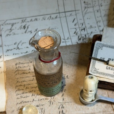 Dropper - Antique pharmacy bottle - Apothecary
