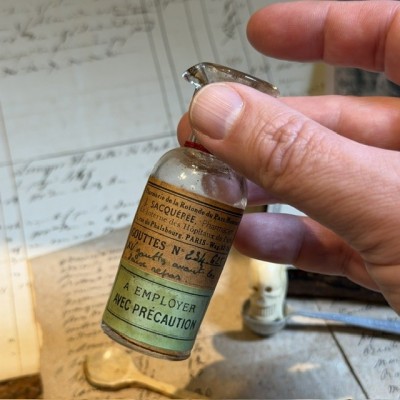 Dropper - Antique pharmacy bottle - Apothecary