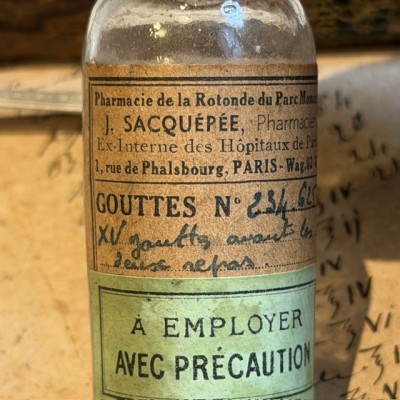 Dropper - Antique pharmacy bottle - Apothecary