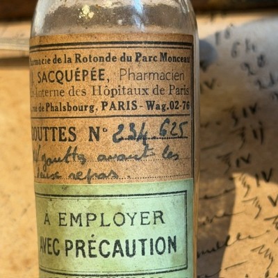 Dropper - Antique pharmacy bottle - Apothecary