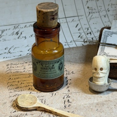 - Flacon ancien de pharmacie-Apothicaire