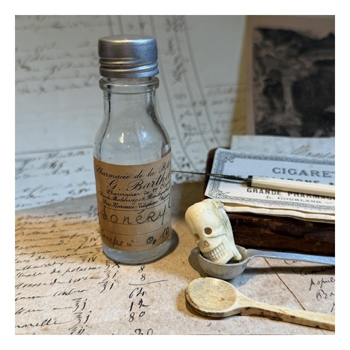 Sonéryl - Butobarbital - Barbiturates - Antique pharmacy bottle - Apothecary