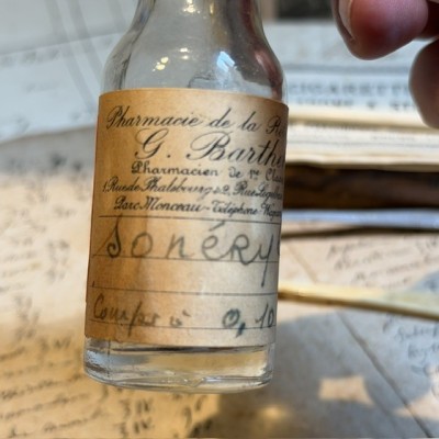 Sonéryl - Butobarbital - Barbiturates - Antique pharmacy bottle - Apothecary