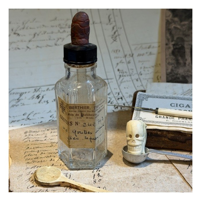 Dropper - Antique pharmacy bottle - Apothecary
