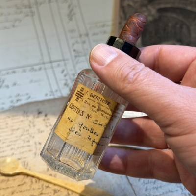 Compte-Gouttes N°242.743 - Flacon ancien de pharmacie-Apothicaire
