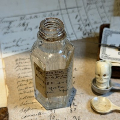 Dropper - Antique pharmacy bottle - Apothecary
