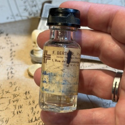 Compte-Gouttes N°xx05 - Flacon ancien de pharmacie-Apothicaire