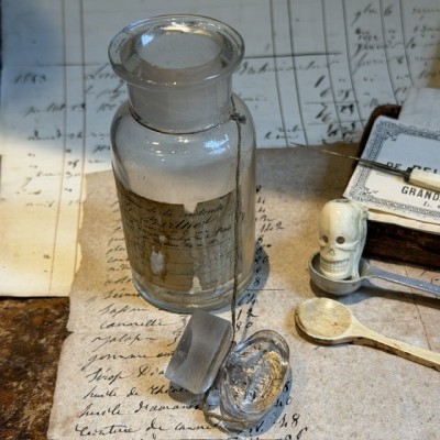 Berthet - Pharmacie de la Rotonde - Antique pharmacy bottle - Apothecary