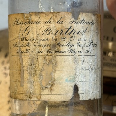 Berthet - Pharmacie de la Rotonde - Antique pharmacy bottle - Apothecary