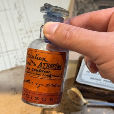 Atropine (Belladone) - Poison - Flacon ancien de pharmacie