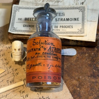 Atropine Sulphate - Belladonna - POISON cabinet - Antique pharmacy bottle