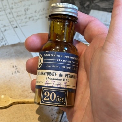 Pyridoxine hydrochloride - Vitamin B6 - Antique pharmacy bottle - Apothecary