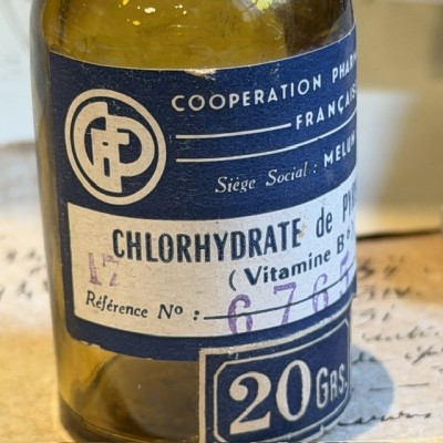 Pyridoxine hydrochloride - Vitamin B6 - Antique pharmacy bottle - Apothecary