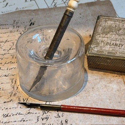 Pharmacist's Dispensary Inkwell - Moulded glass safety inking pot - 19th